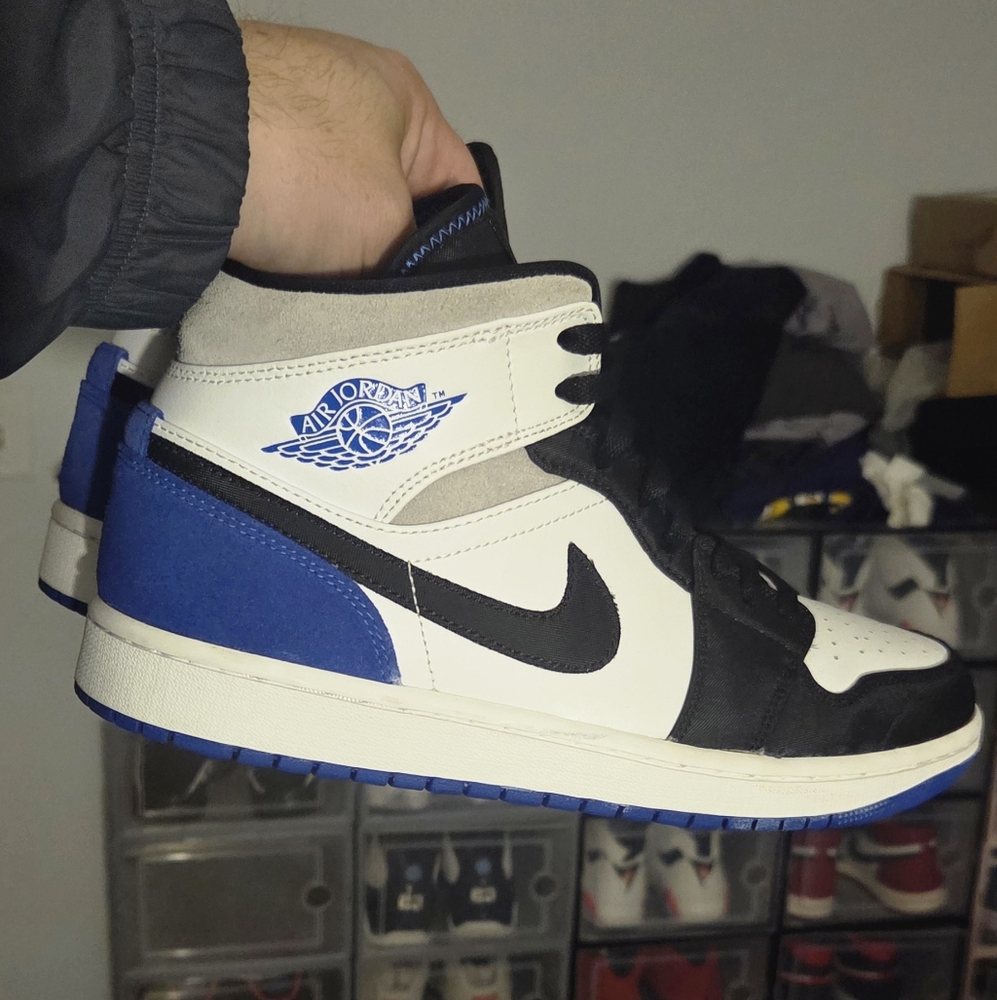 Jordan 1 SE Mid Royal Black Toe Mens 10 $65.00 Worn Handful Of Times Great Shape